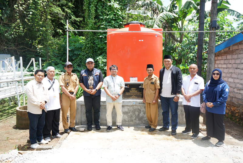 LAZIS Unisia Bangun Tandon Air di Girisubo